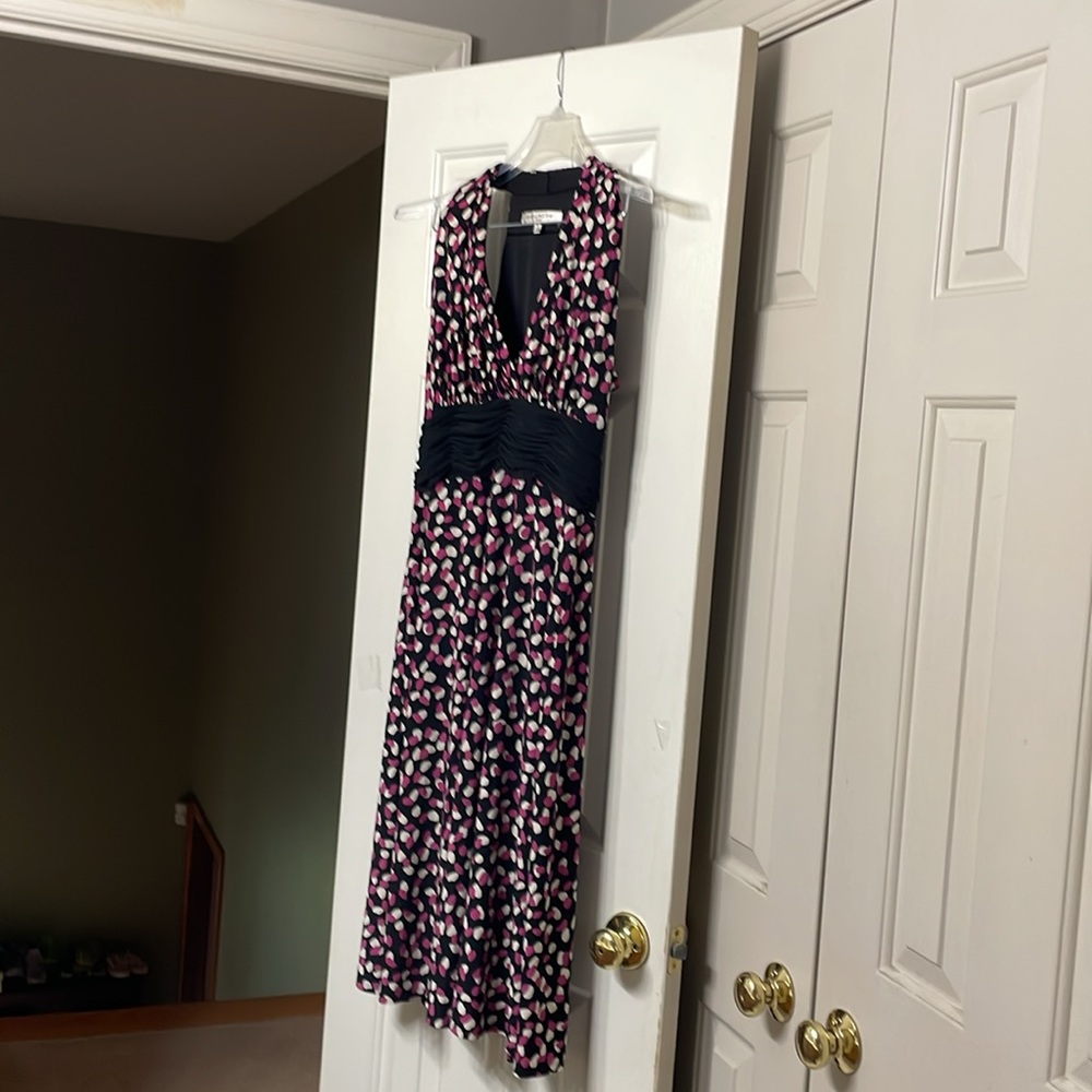 Woman multi color sleeveless dress in size 10